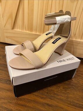 New Nine West Nude/Natural Patent Ankle-Strap Block Heels Size 8m